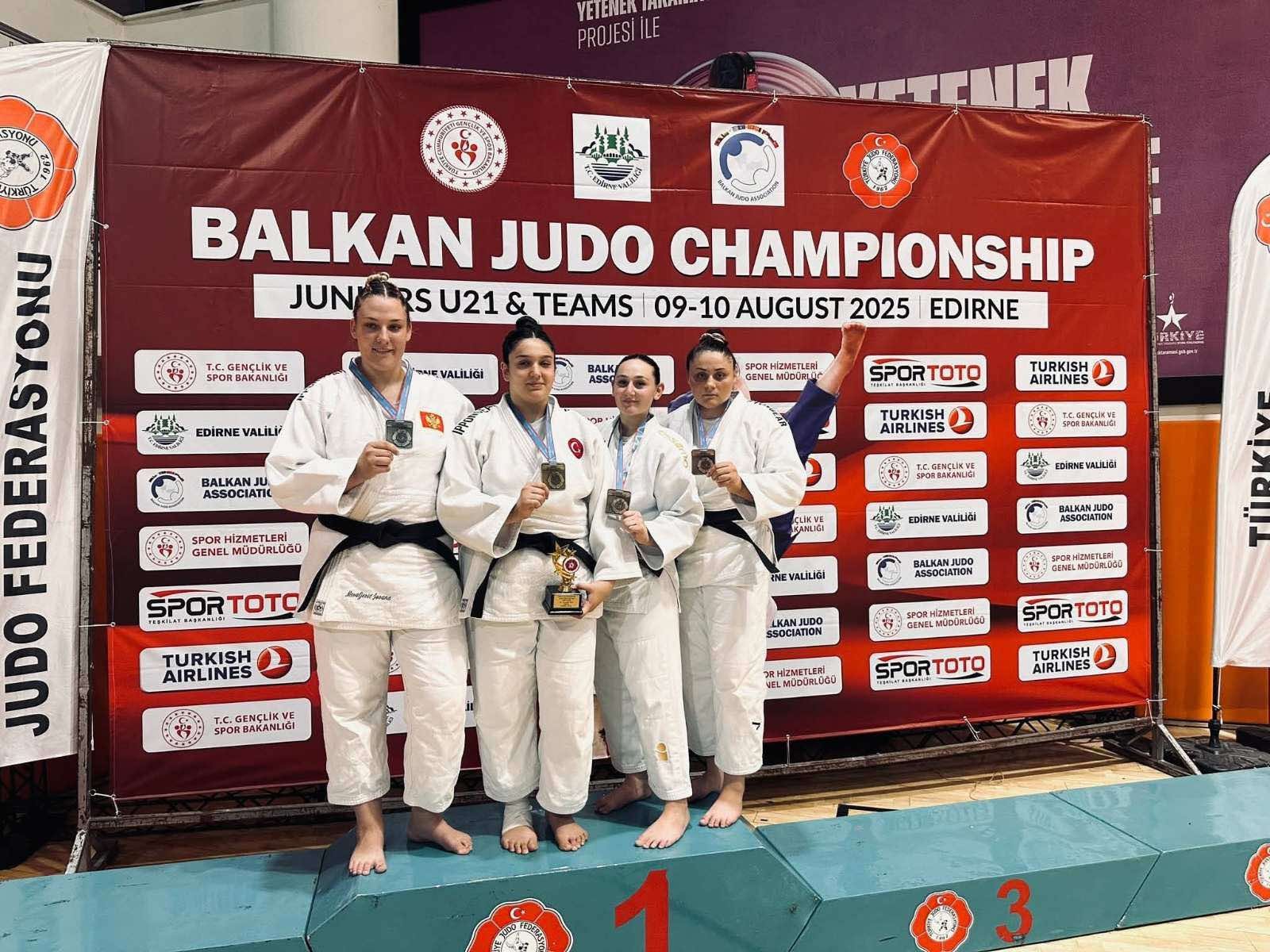 0-02-05-097552df051c9774cee7597f1865a20173f9a7fcde31f71c957fc062d395acd5_22335b13534