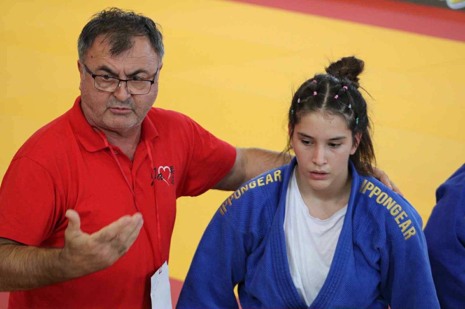 0-02-05-ad9442438f91c318e71d405cd8147ef41d715d9b1c9300fae1bb5c0fe6d1968e_21d0b8423be